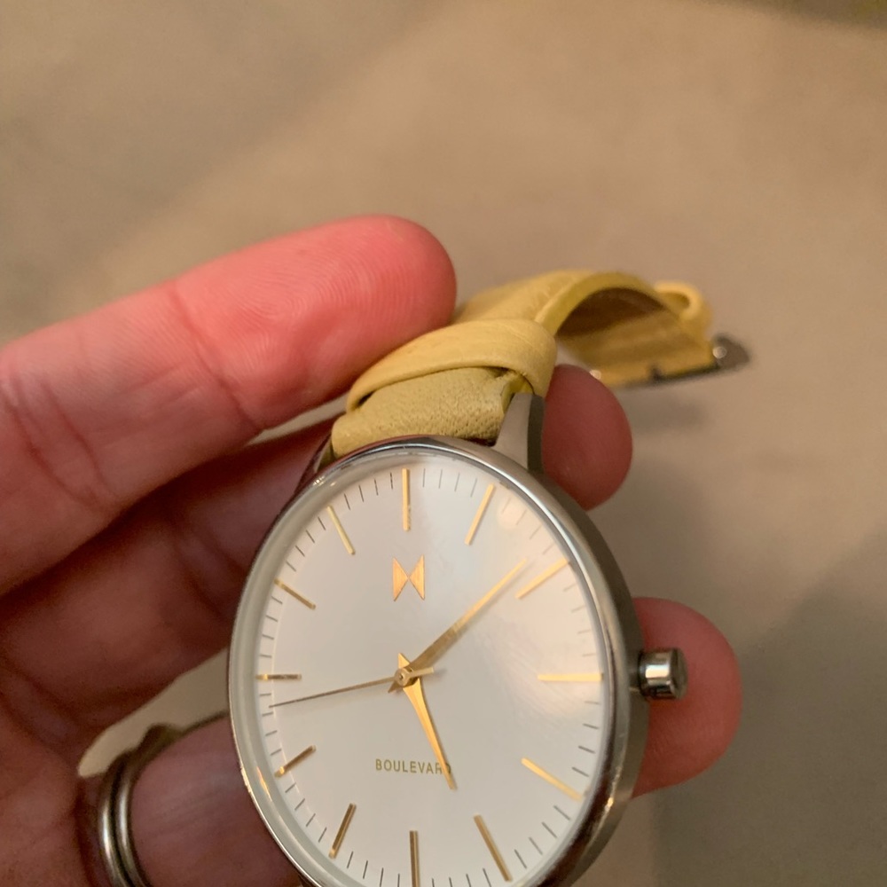 Watch - Picture 2 of 7